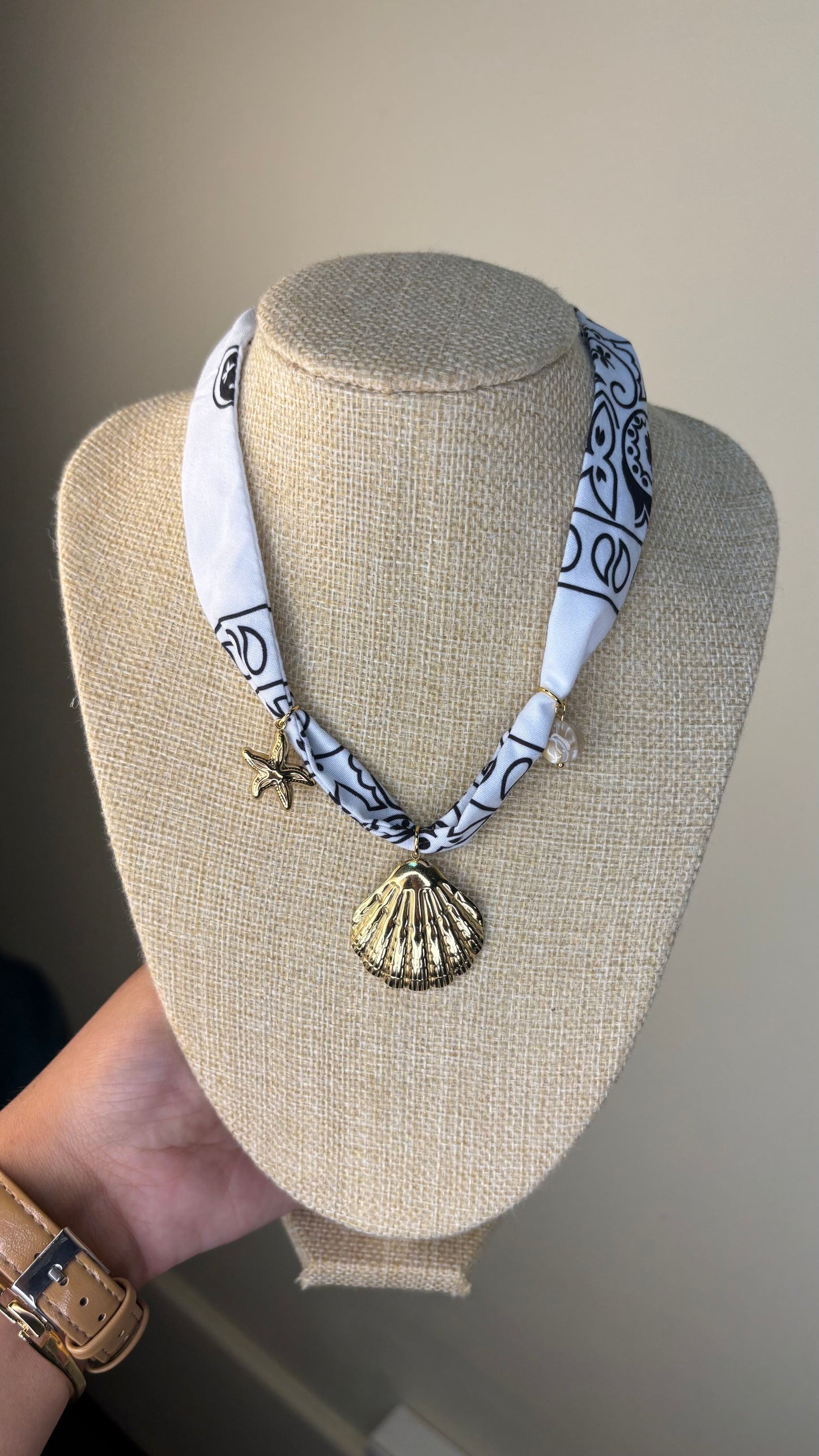 Collar de tela original