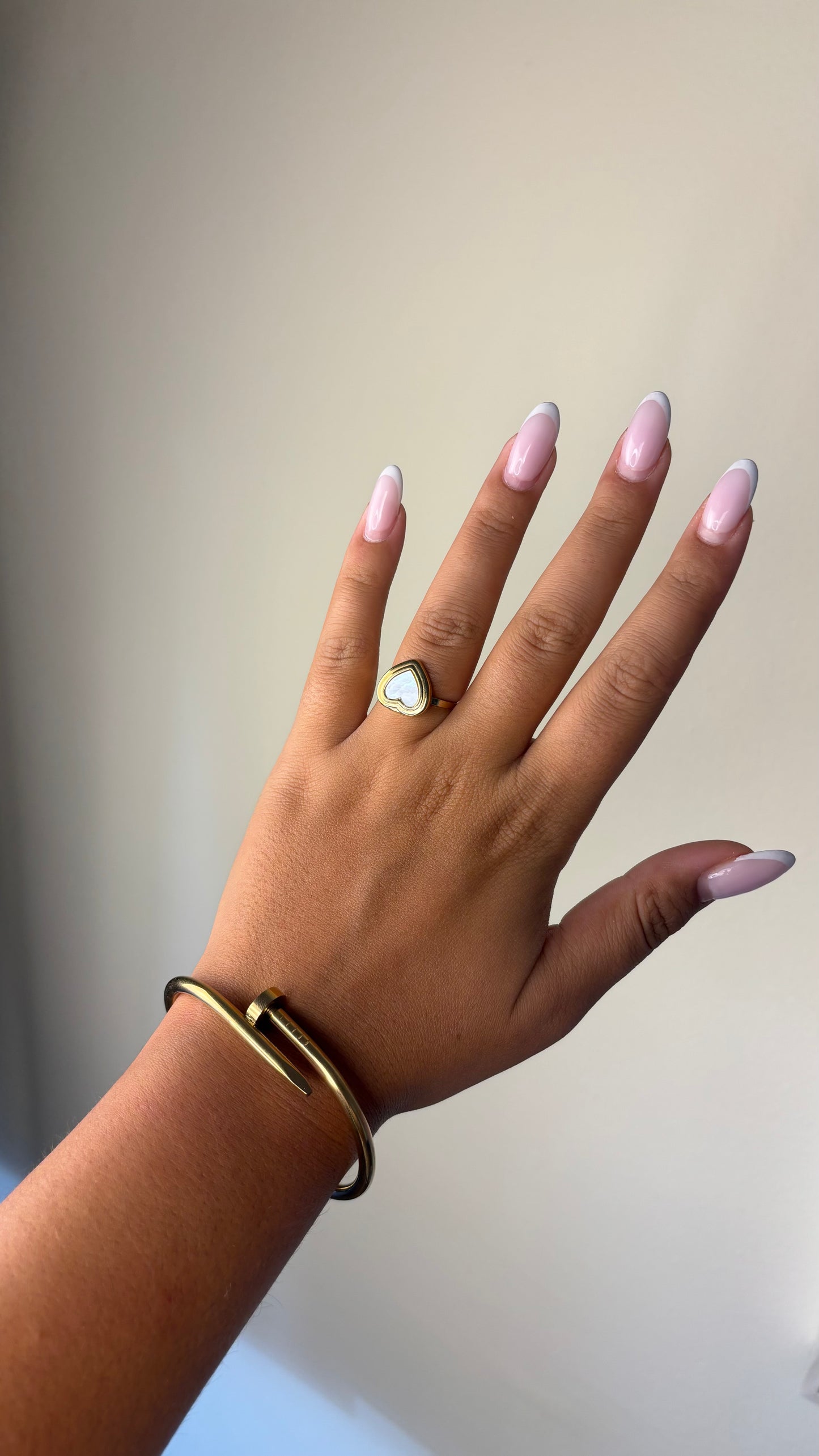 Anillo corazón de nácar