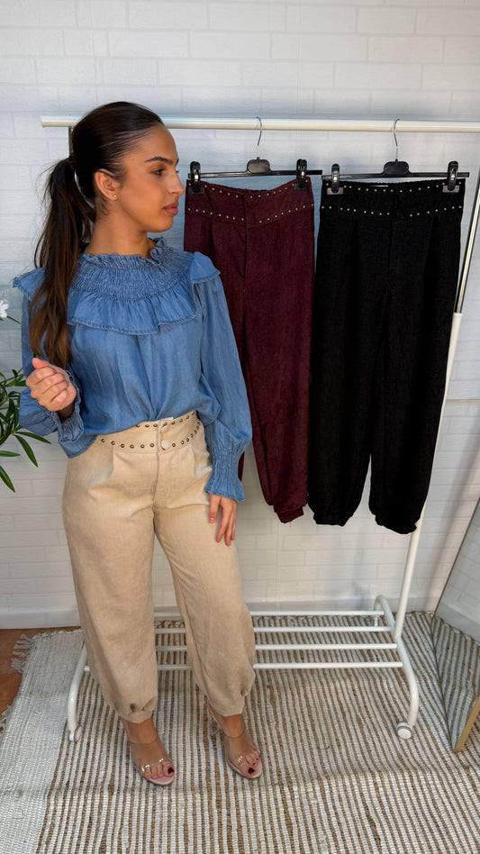 Pantalón tachuela