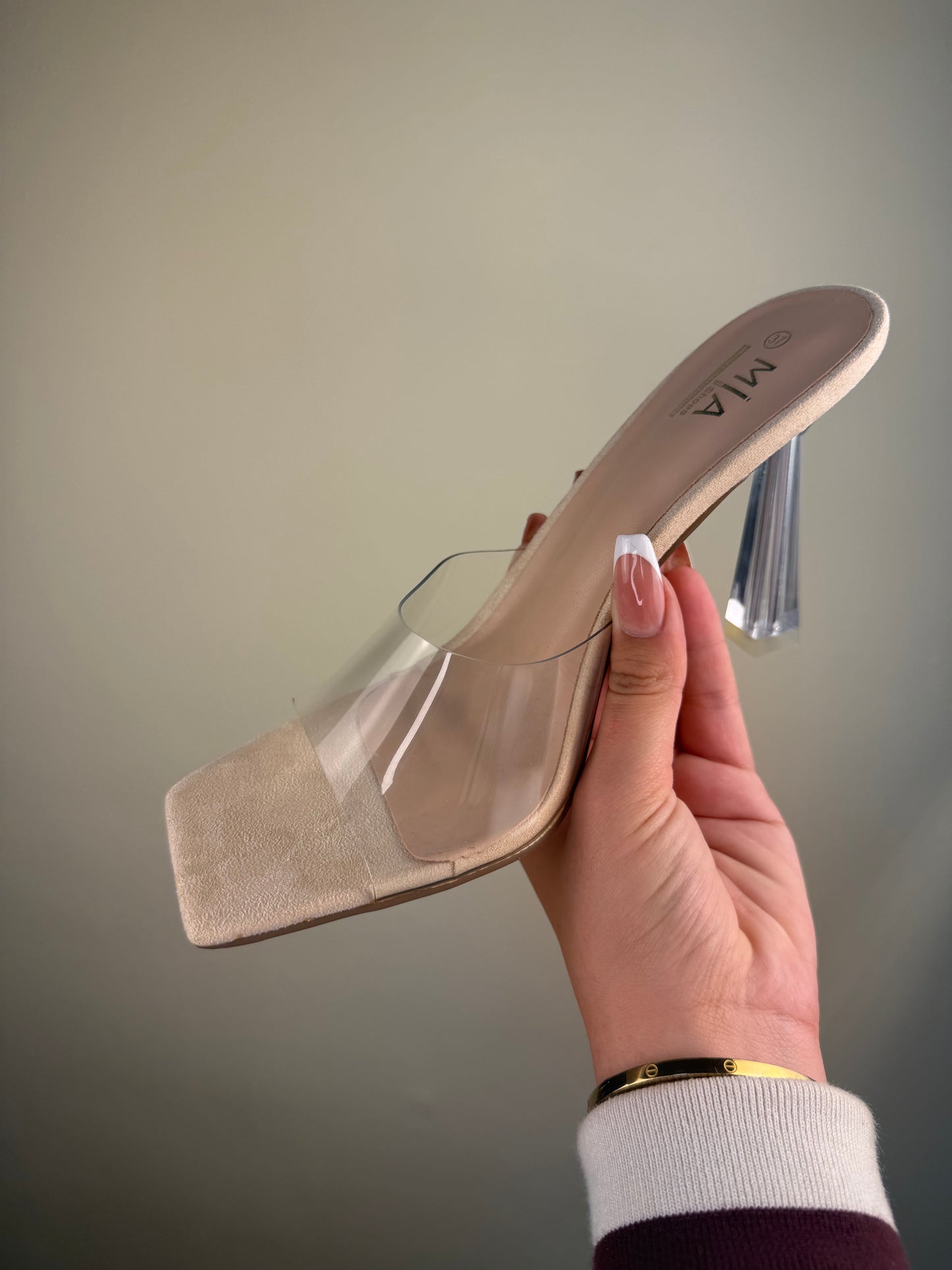 Sandalia tacón transparente