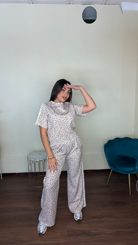 Conjunto tendencia leopardo