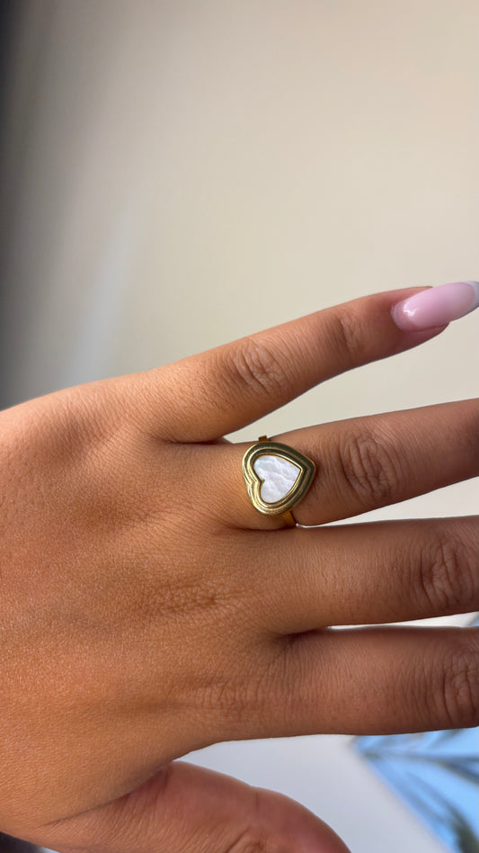 Anillo corazón de nácar