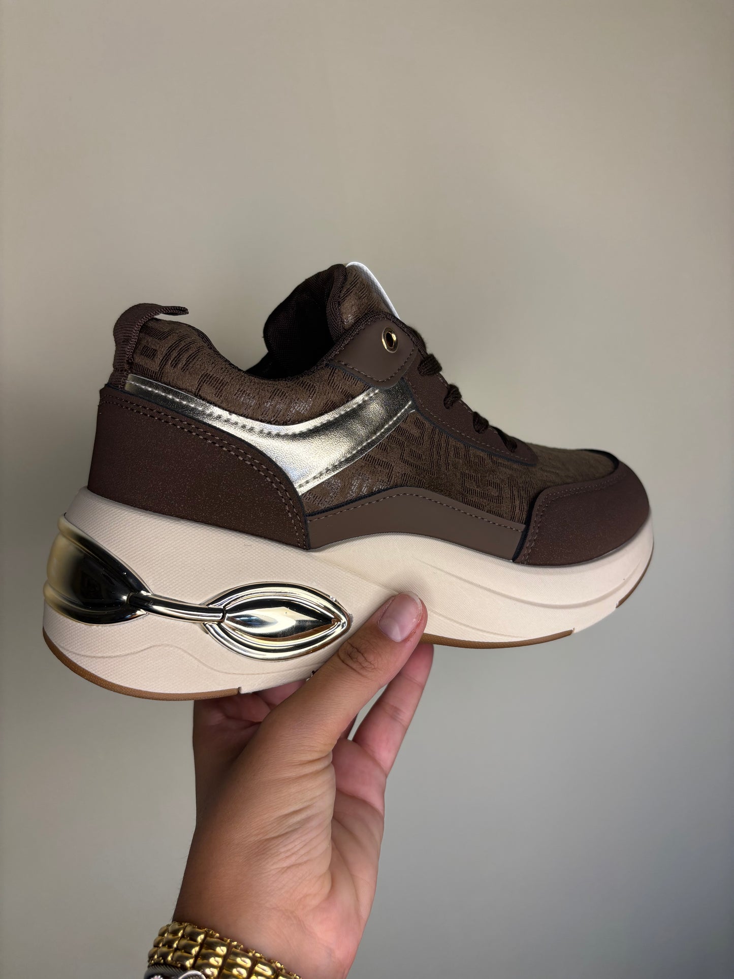 Deportivas fenddi