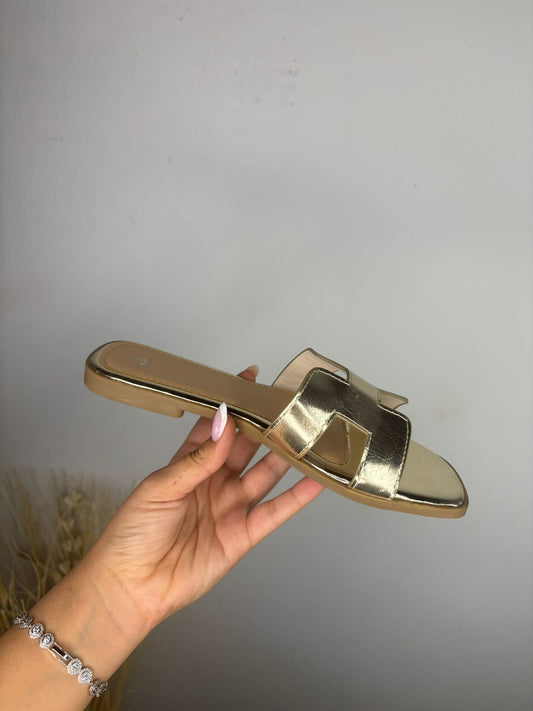 Sandalias doradas